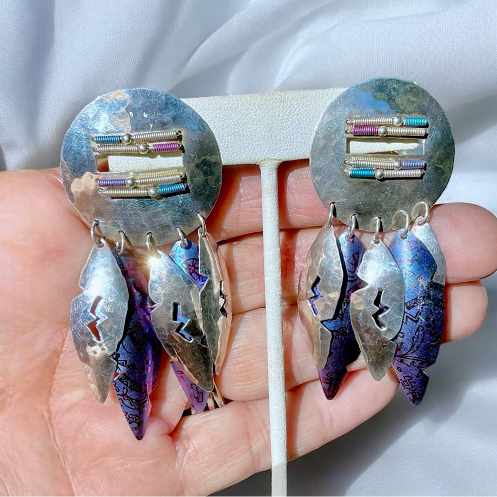 🌺RARE Holly Yashi Niobium Earrings